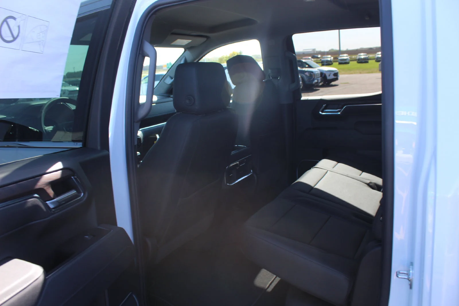 2026 GMC Sierra 1500 SLT - Photo 9