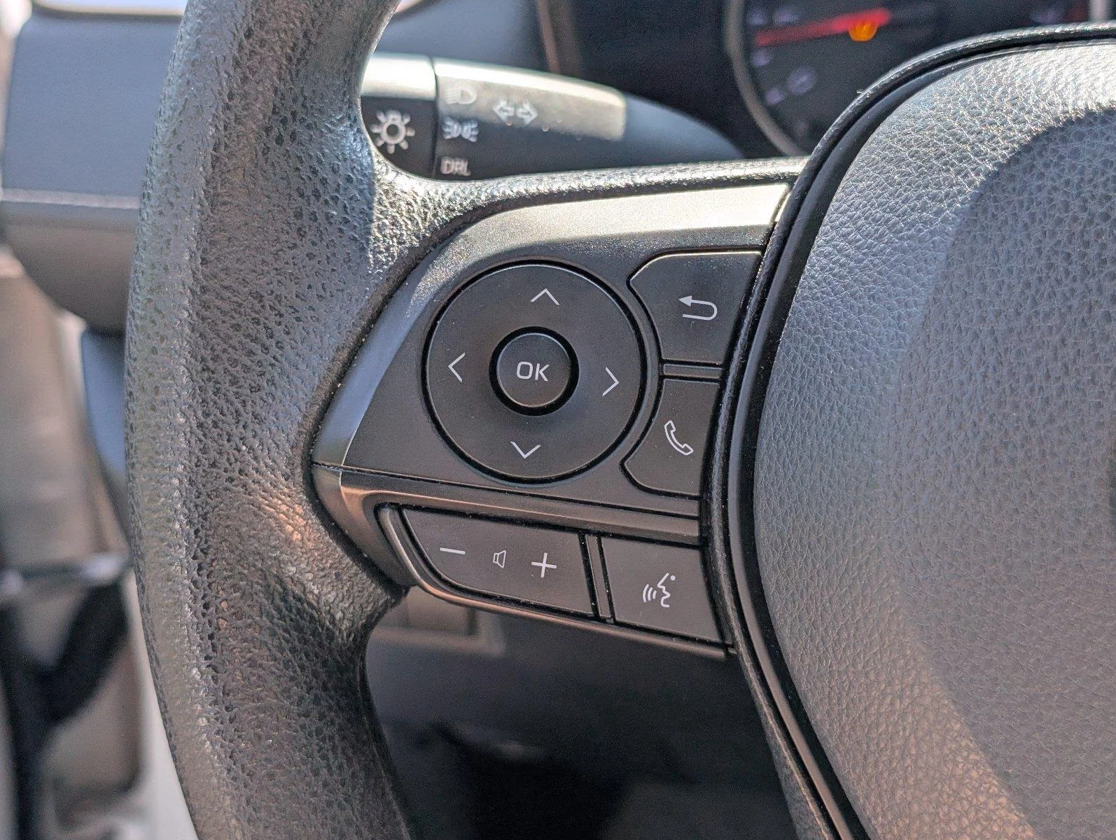Used 2019 Super White Toyota LE image 28