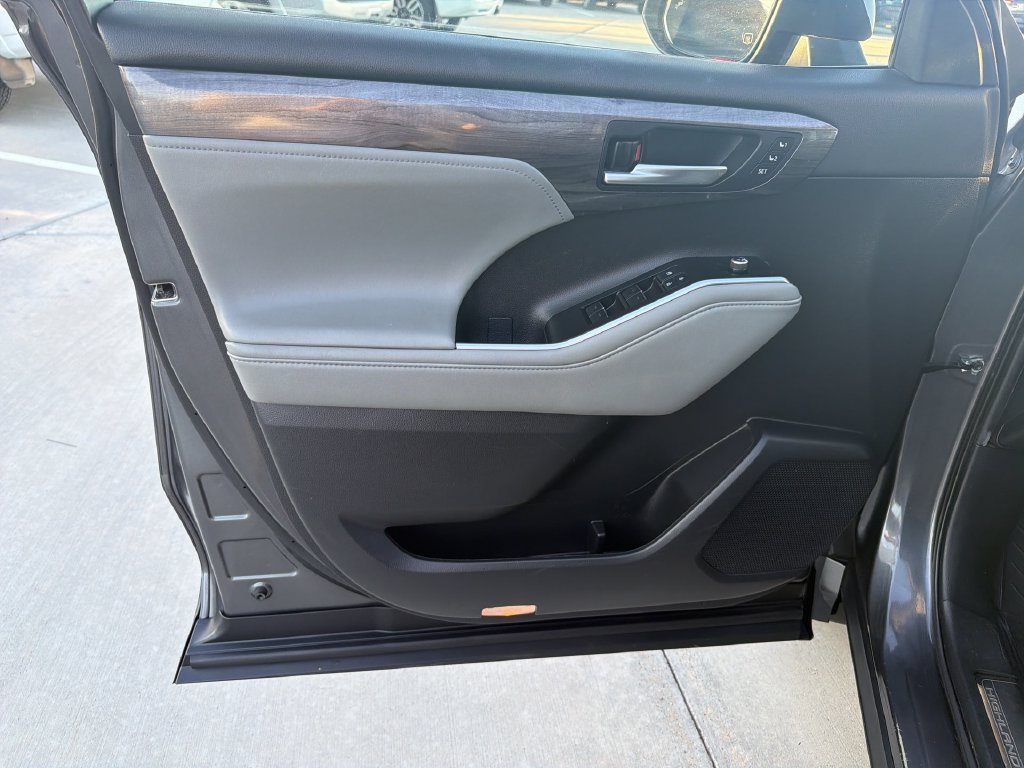 2021 Toyota Highlander Platinum - Photo 9