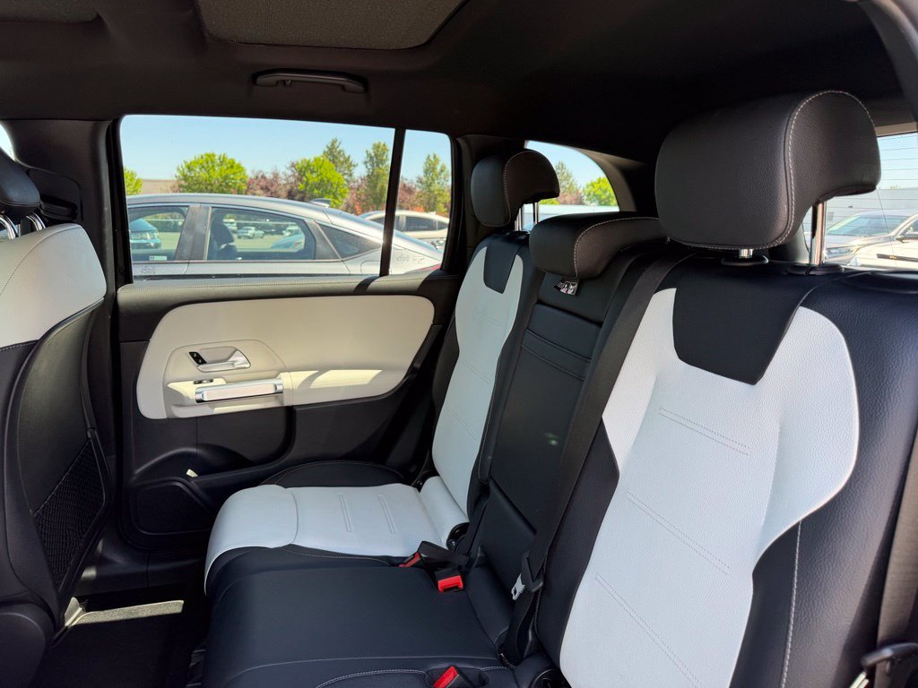 Used 2023 Black Mercedes-Benz GLB 250 image 28