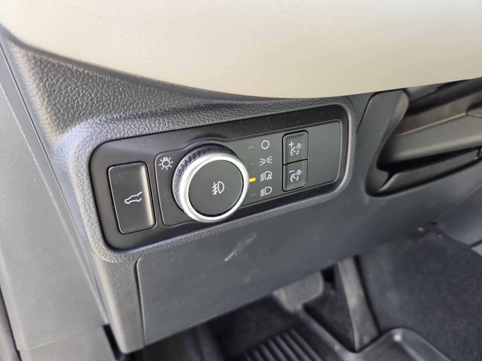 Used 2025 Space White Metallic Ford Active image 17