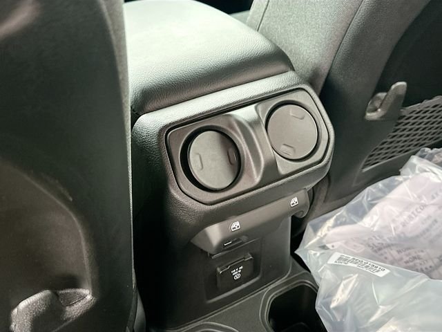 2025 Jeep Gladiator Rubicon - Photo 17