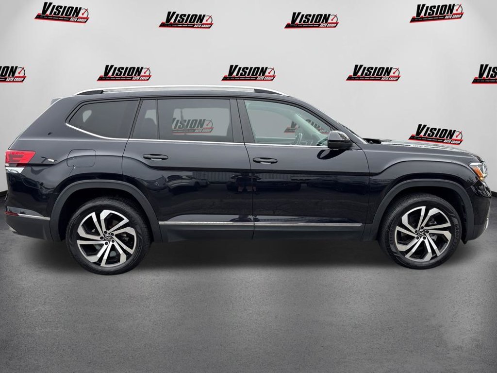 Used 2023  Volkswagen SEL image 4