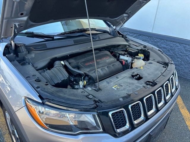 Used 2018 Silver Jeep Limited image 18