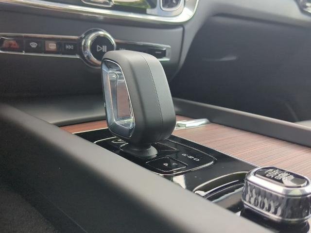 Used 2025 Silver Volvo  image 26