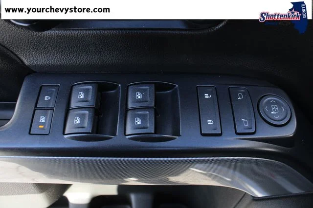 Used 2014 Silver Chevrolet LT image 19