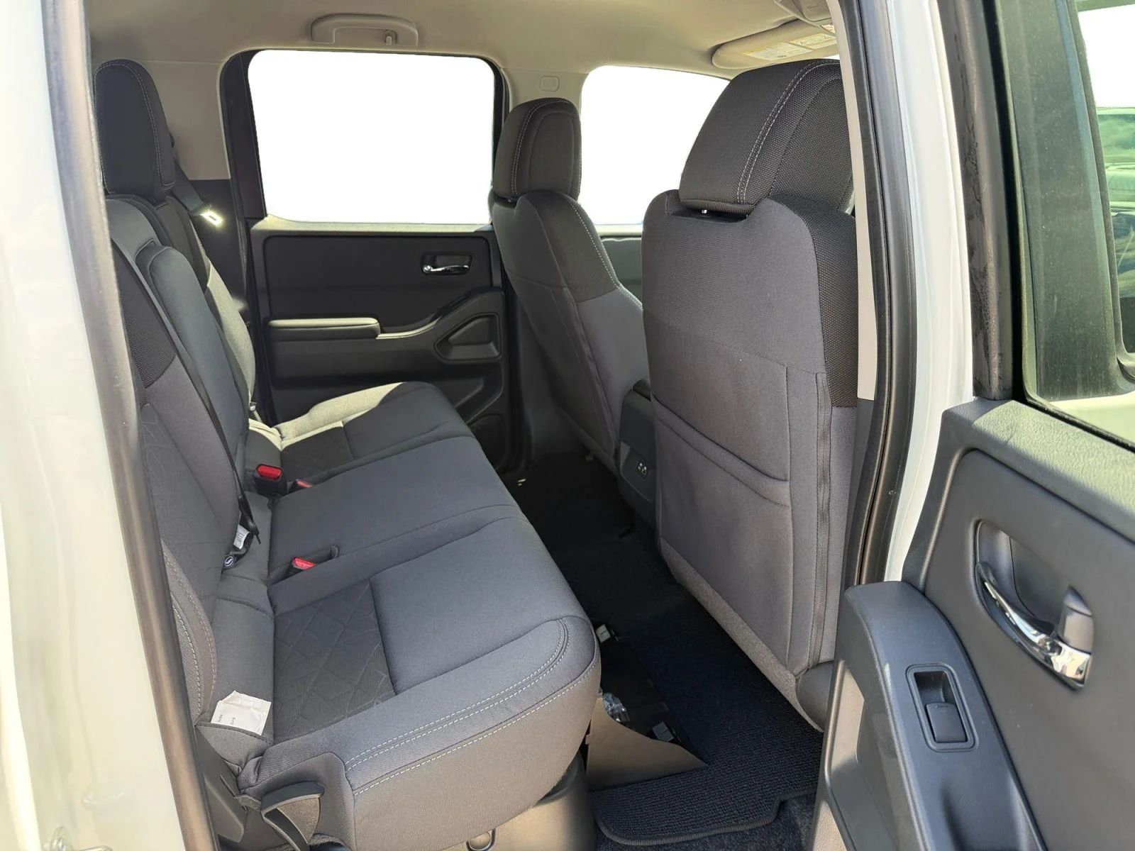 New 2026 GLACIER WHITE NISSAN CREW CAB 4X4 SV image 23