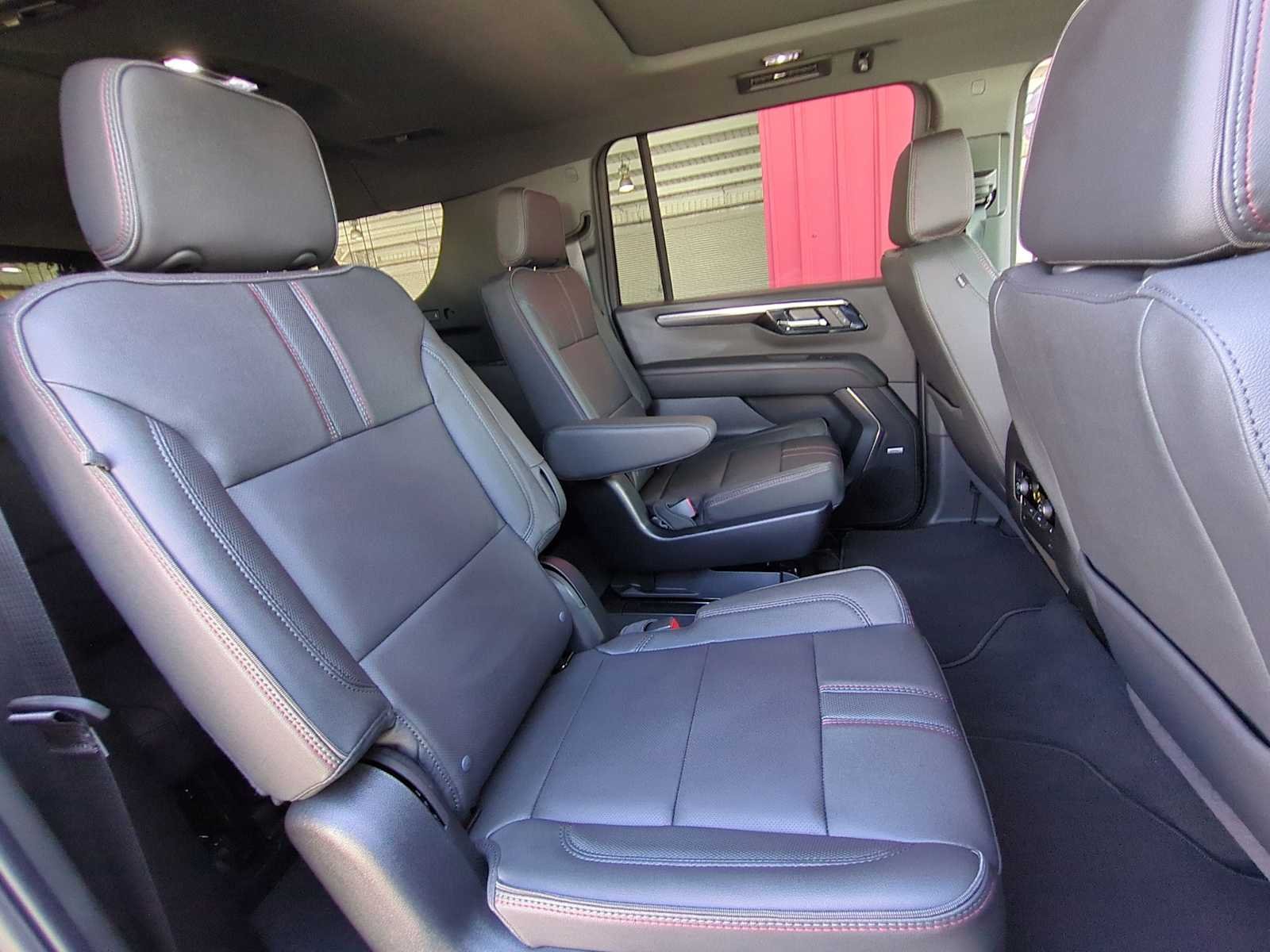 2026 Chevrolet Suburban RST - Photo 27
