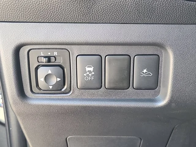 Used 2024 Gray Mitsubishi ES image 17