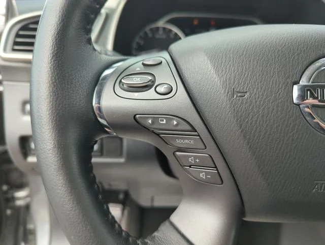 Used 2022 Gray Nissan SL image 43