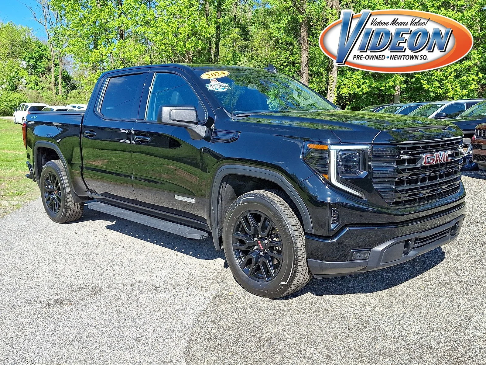 2024 GMC Sierra 4WD Crew Cab Short Box Elevation's photo