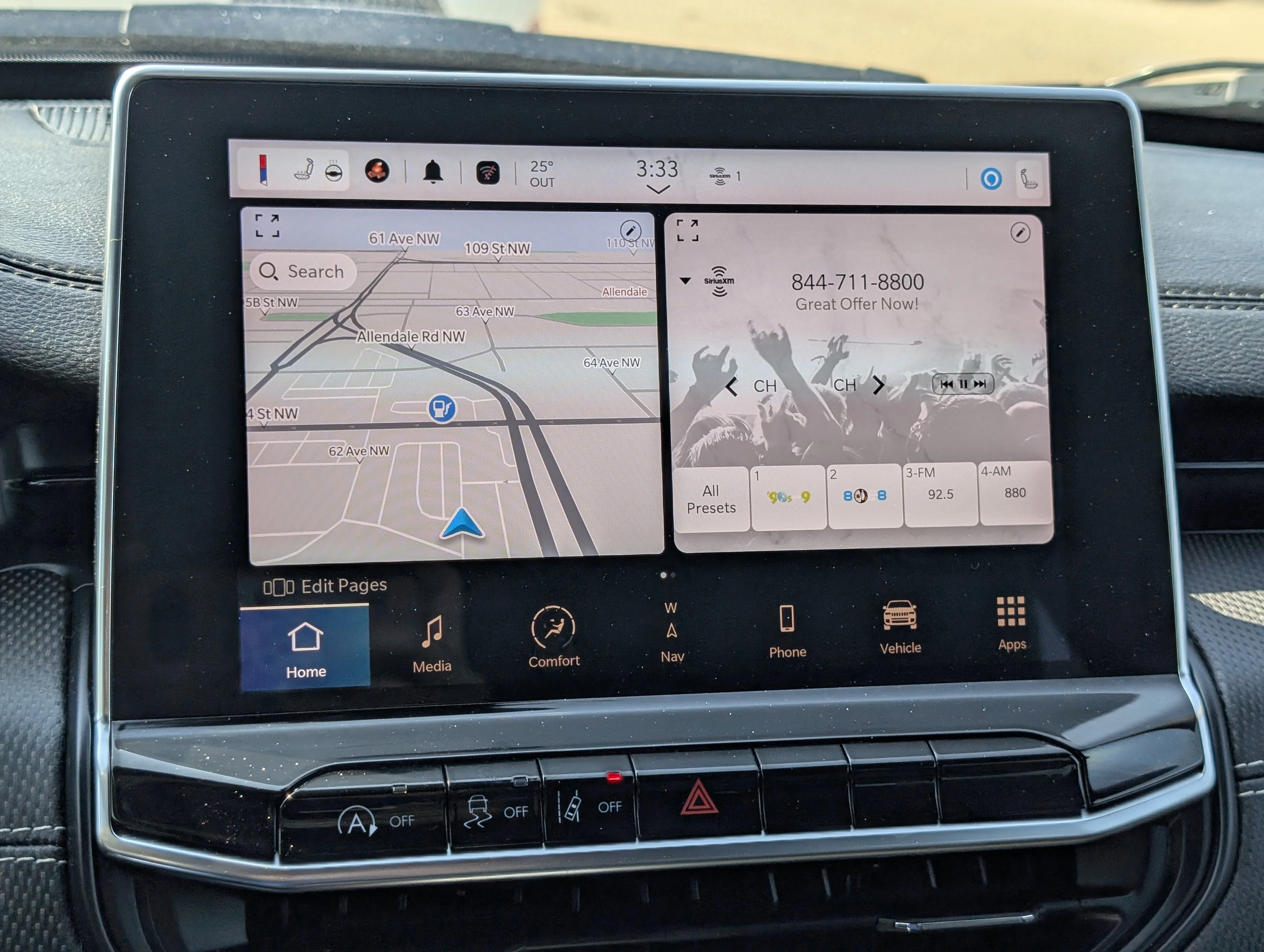 Used 2024 Silver Jeep Altitude image 27