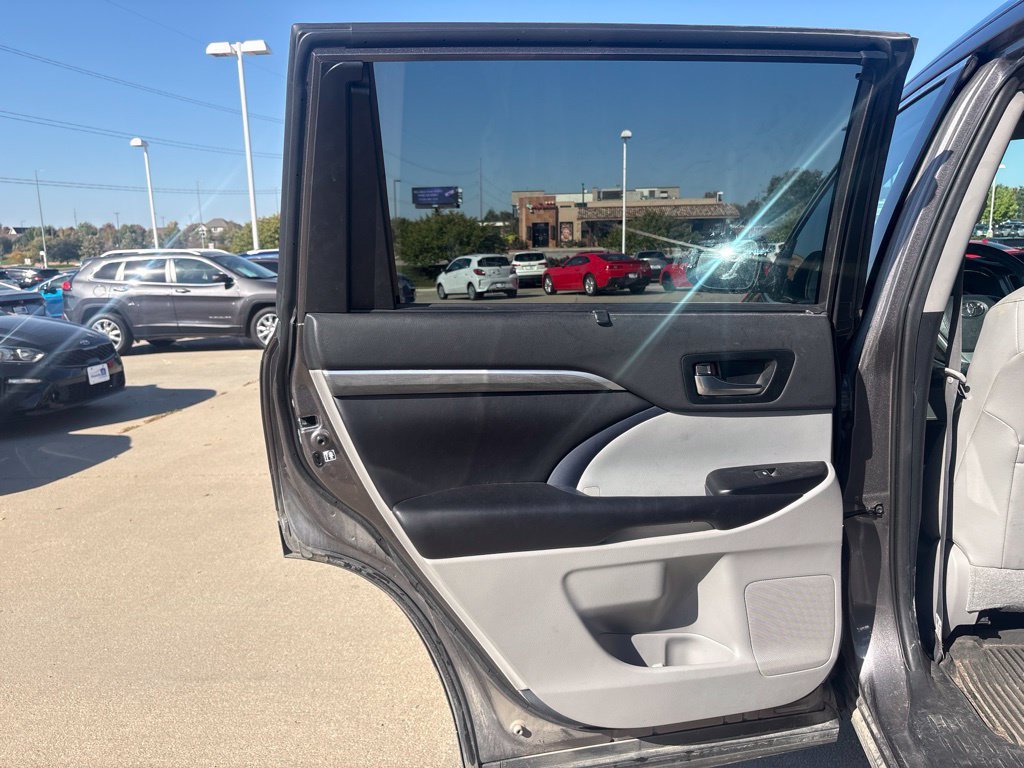 Used 2019 Predawn Gray Mica Toyota Limited Platinum image 38