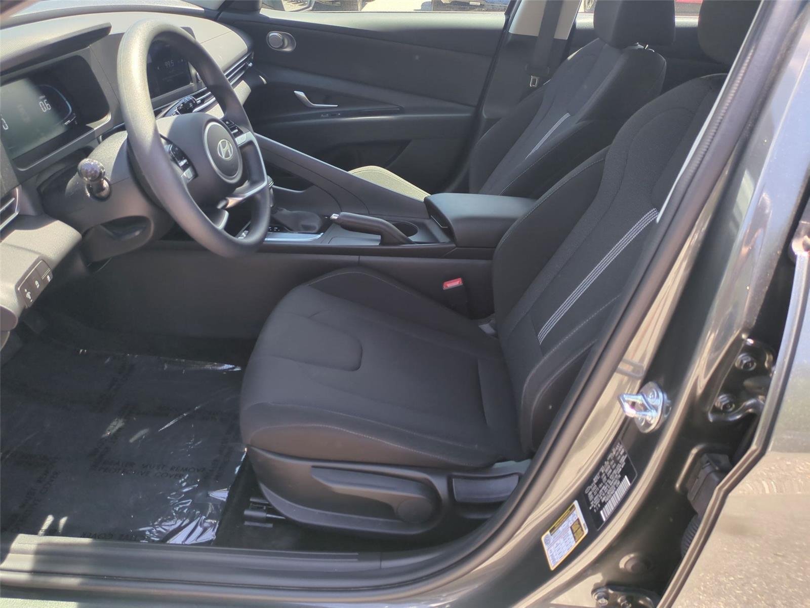 Used 2025 Amazon Gray Hyundai SE image 17