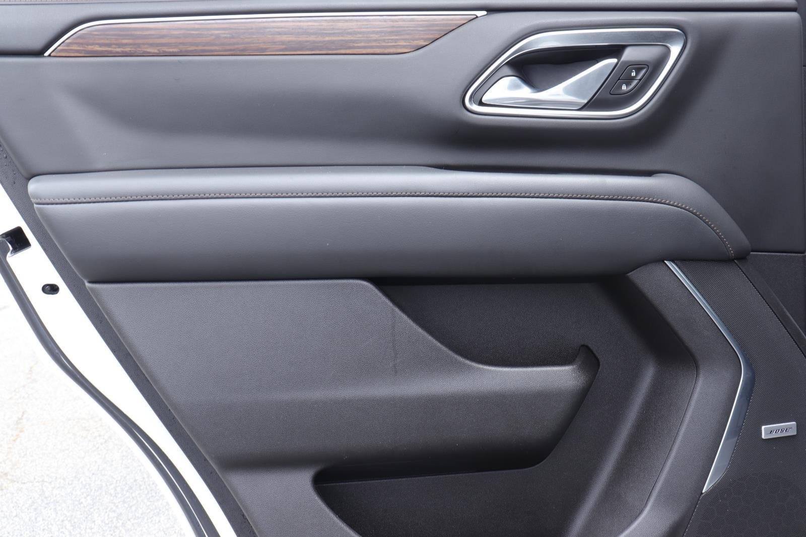 Used 2021 Iridescent Pearl Tricoat Chevrolet High Country image 12