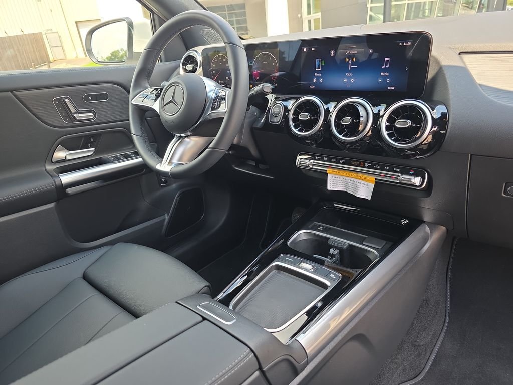 New 2026 White Mercedes-Benz GLA 250 image 18