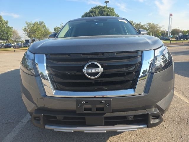 Used 2025 Gray Nissan Platinum image 2