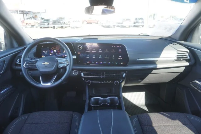 Used 2026 WHITE Chevrolet FWD LT image 24