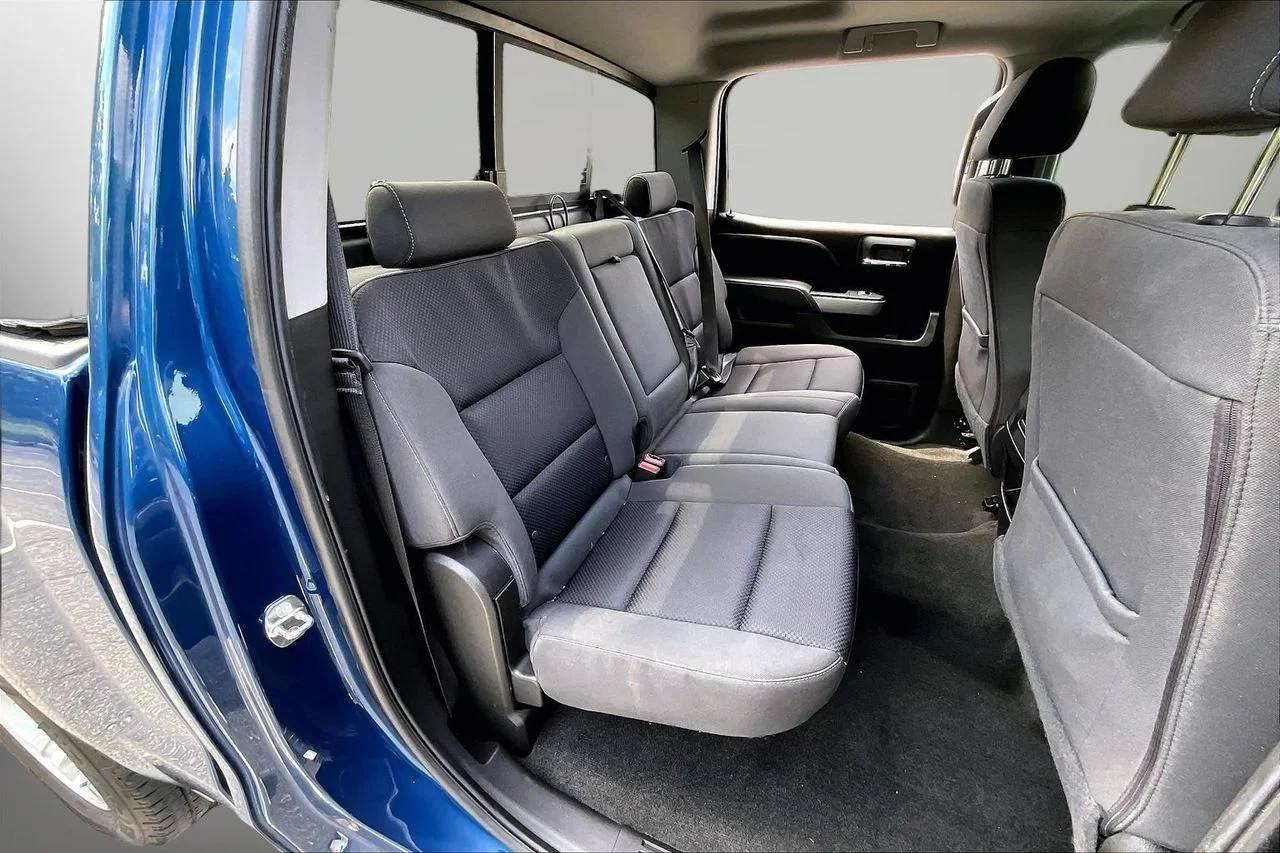 Certified Used 2018 Blue Chevrolet LT image 22
