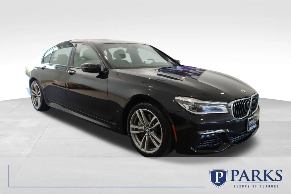 2017 BMW 7 Series 750i xDrive's photo