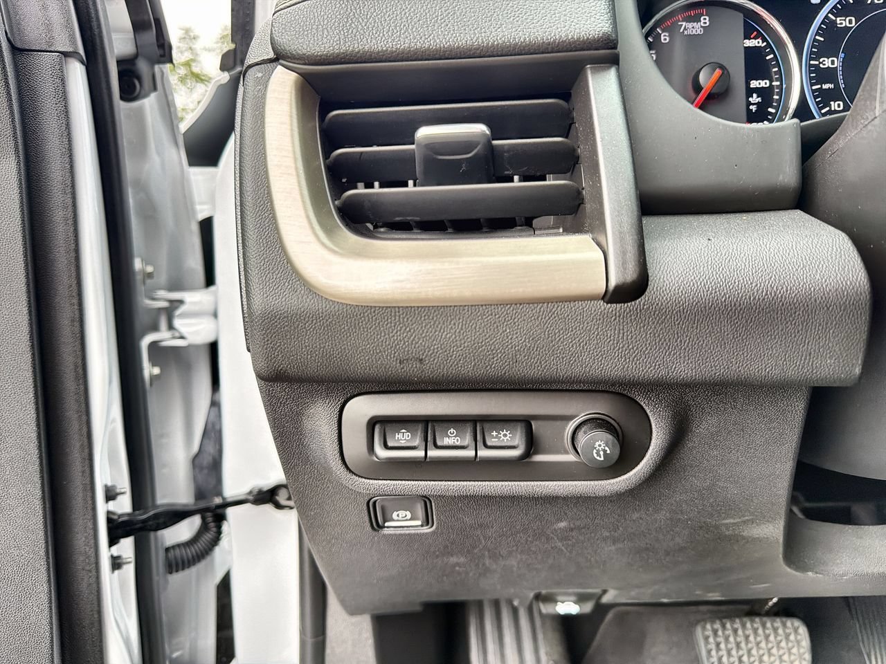 Used 2023 White Frost Tricoat GMC Denali image 15