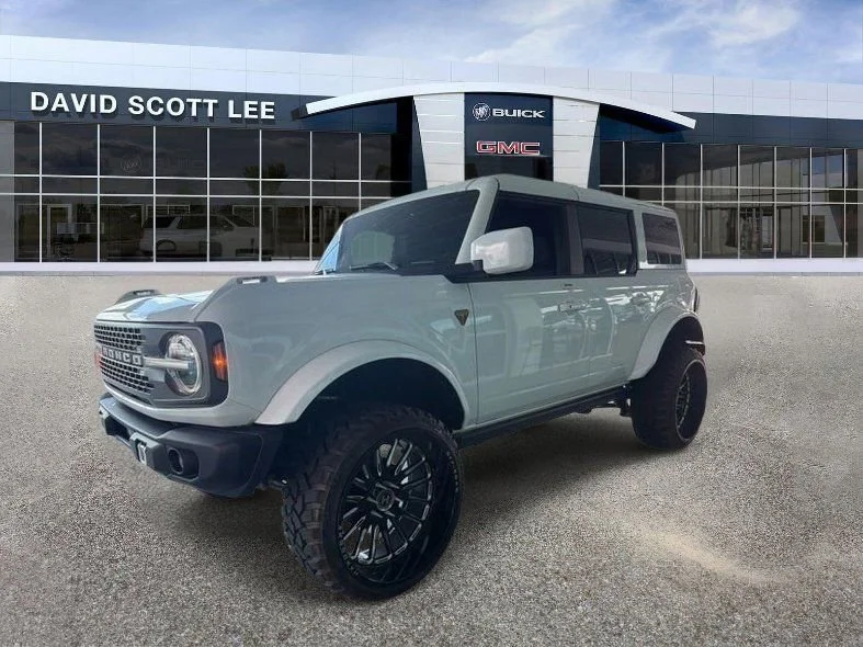 Used 2023 Oxford White Ford Base image 4