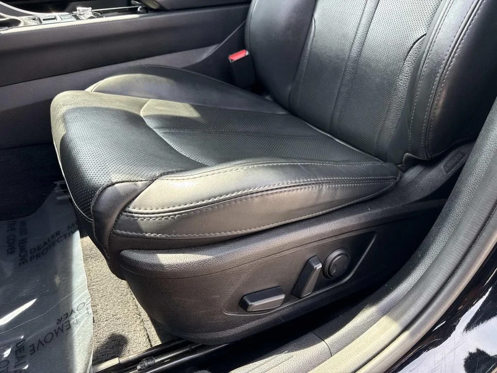Used 2023 Black Kia EX image 22