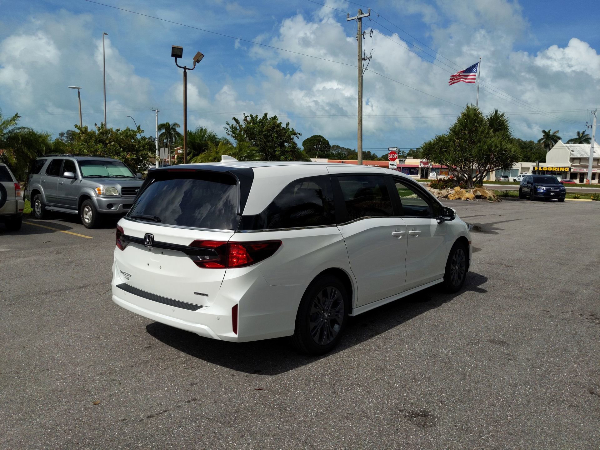 New 2026 Platinum White Pearl Honda Touring image 6