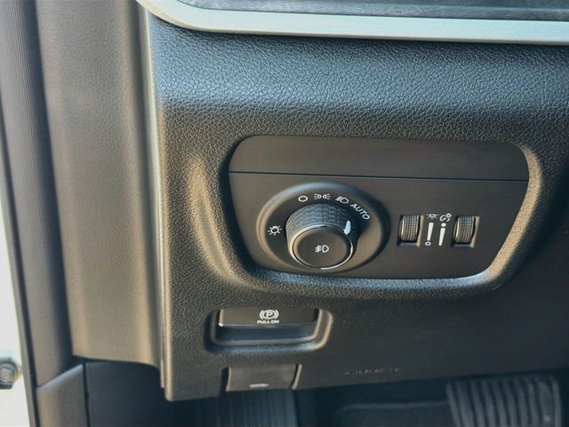 New 2027 White Jeep Limited image 10