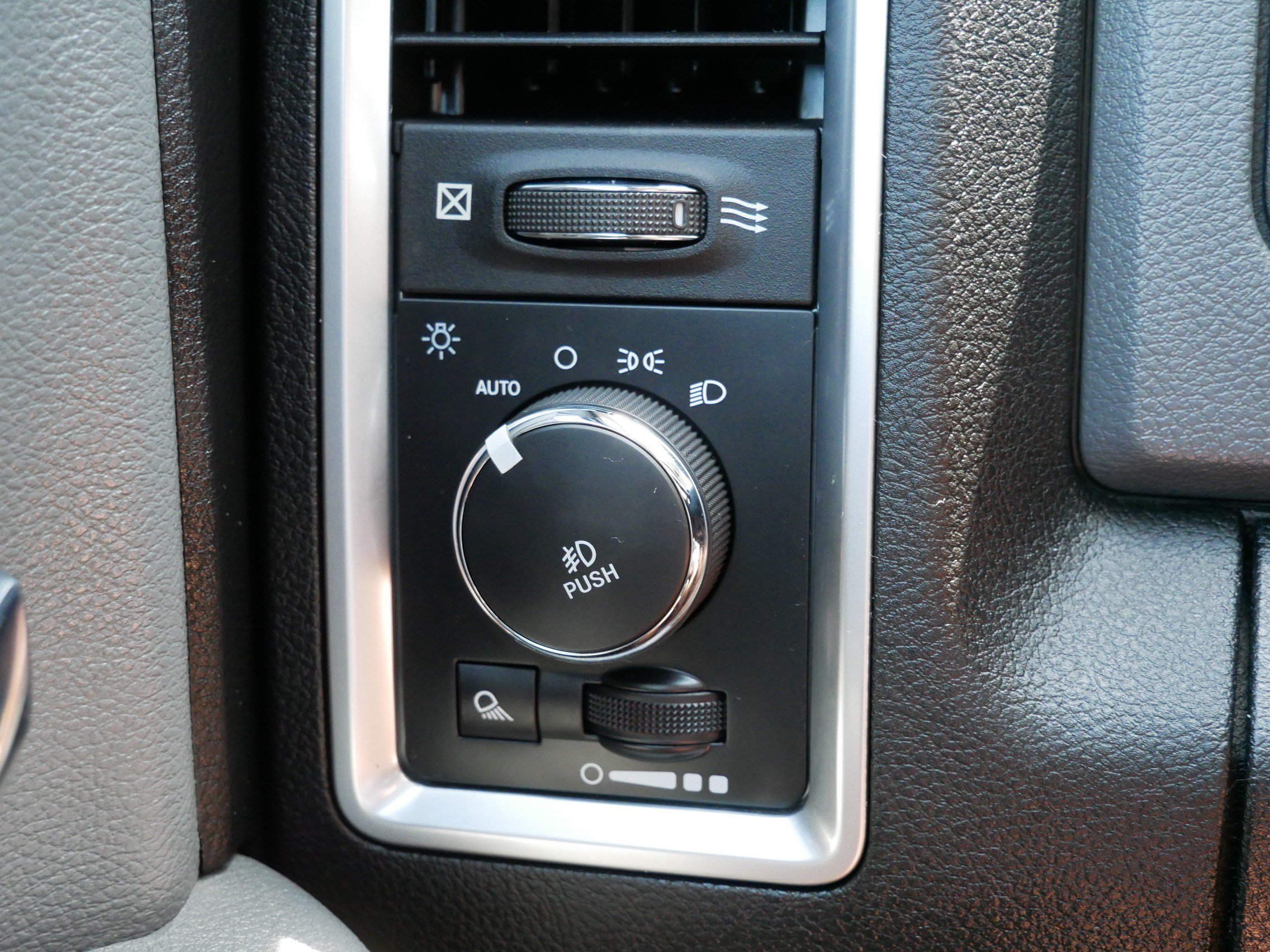 Used 2019 Delmonico Red Pearlcoat Ram Warlock image 27