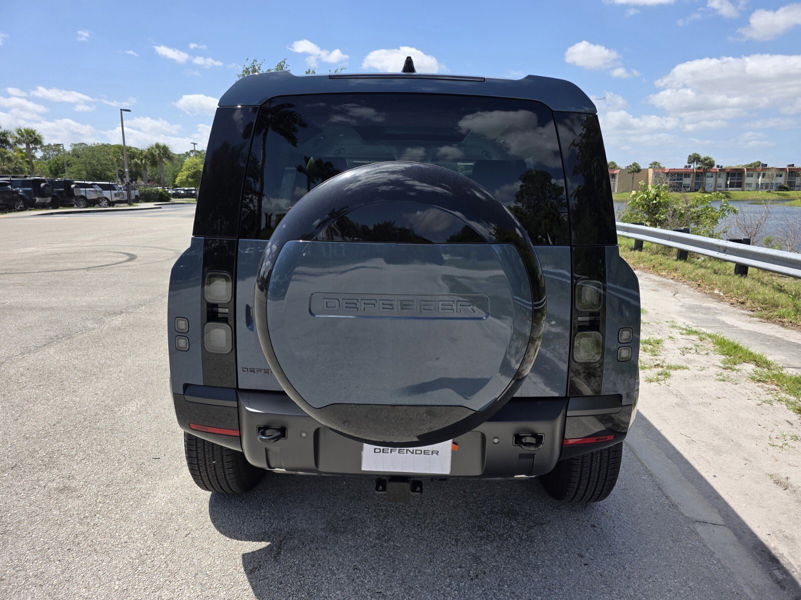 Used 2026 Tasman Blue Metallic Land Rover 110 X-Dynamic SE P400 image 6