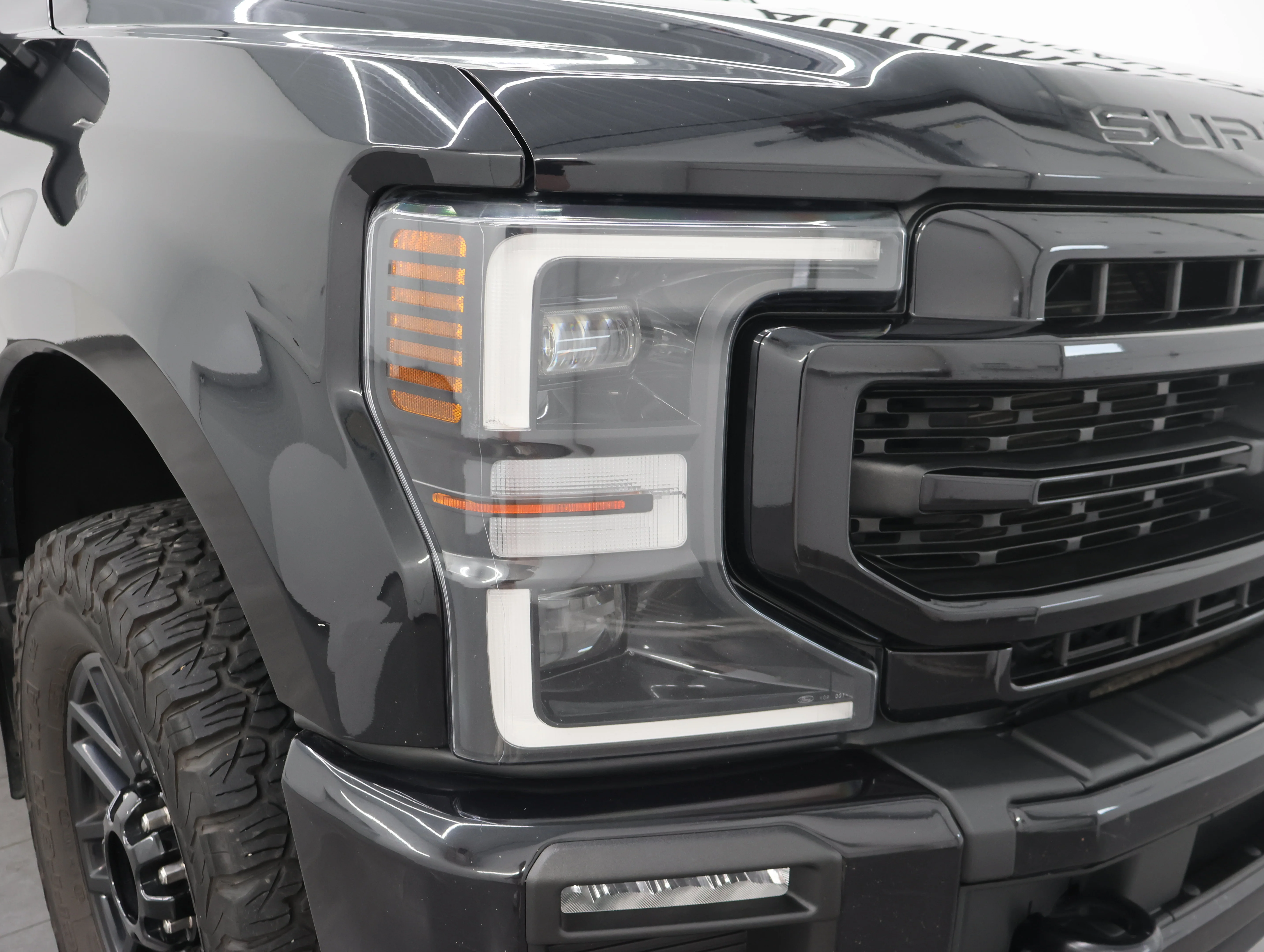 Used 2022 Agate Black Metallic Ford Lariat image 23