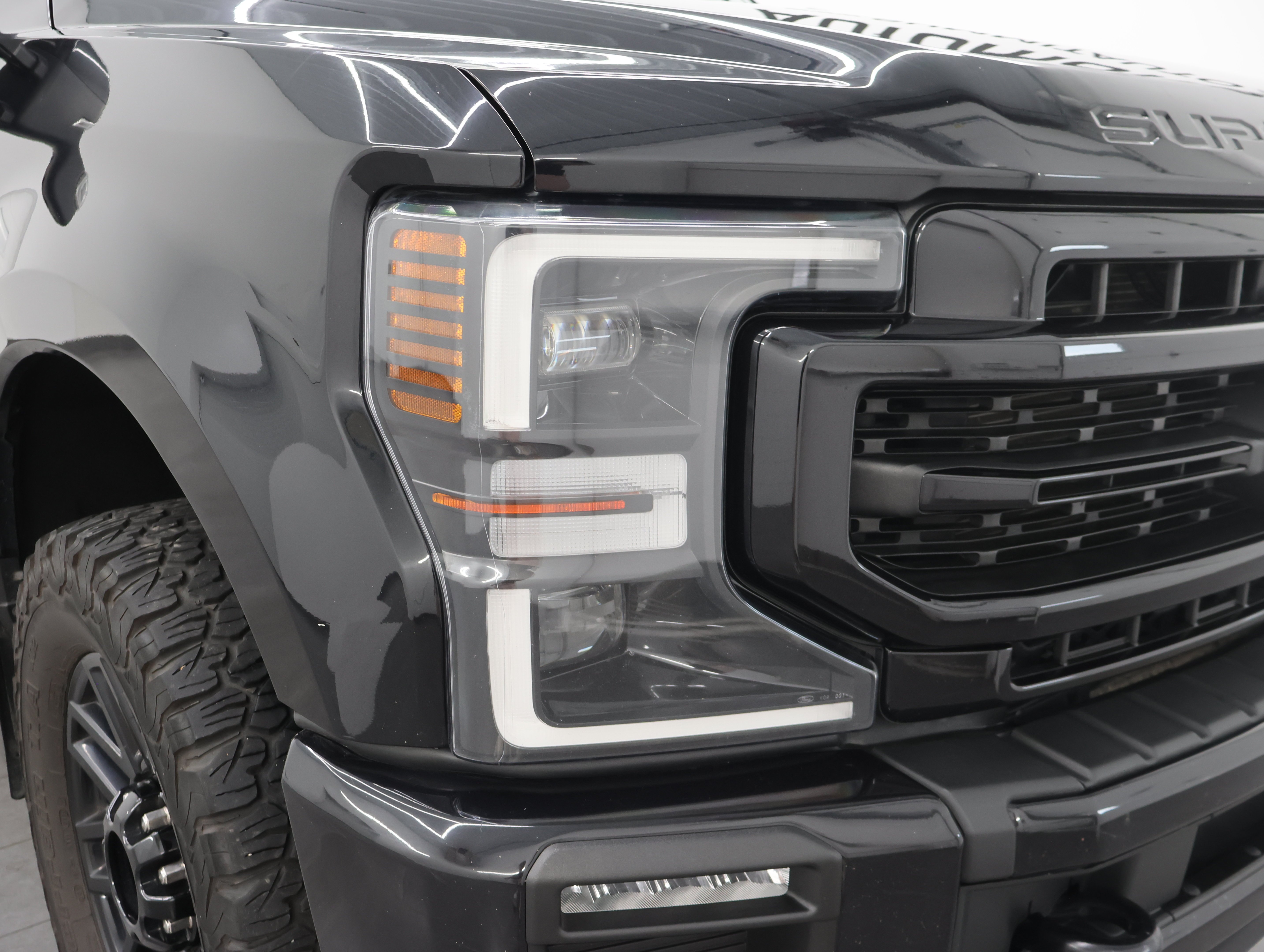 Used 2022 Agate Black Metallic Ford 4x4 Crew Cab Lariat w/Fx4: CREW-SHORT-LARIAT ULTIMATE-BLACK-FX4-6.7L DIESEL-NAV-PANO image 23