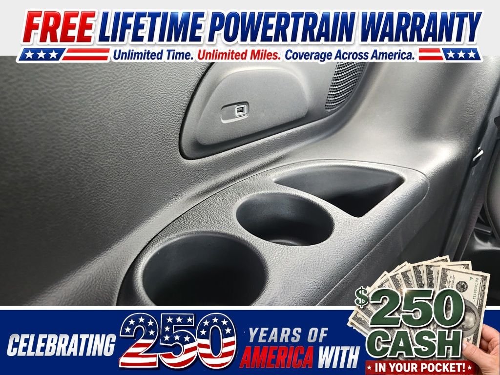 New 2027 Bright White Clear-Coat Exterior Paint Chrysler Select image 89