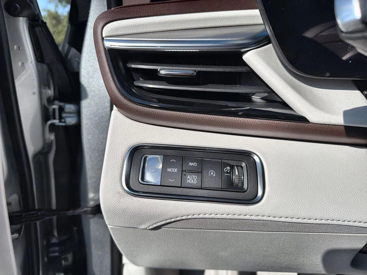 New 2026 Moonstone Gray Metallic Buick Avenir image 15