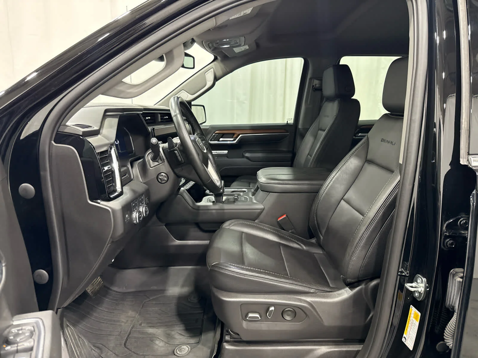 Used 2023 ONYX BLACK GMC Denali image 10