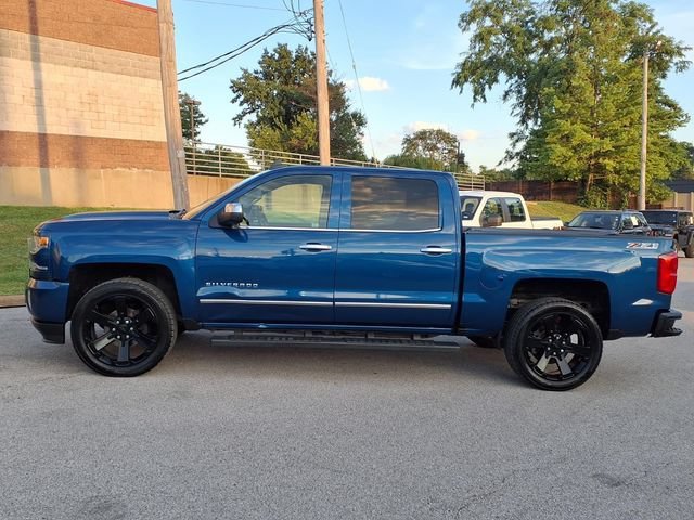 Used 2017 DEEP OCEAN BLUE METALLIC Chevrolet LTZ image 20
