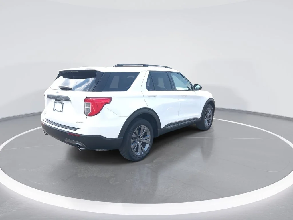 Used 2022 White Ford XLT image 8