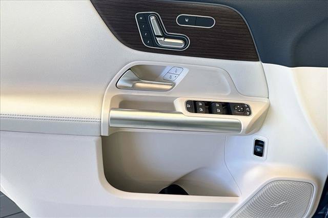 New 2026 Mountain Grey Metallic Mercedes-Benz GLA 250 image 46