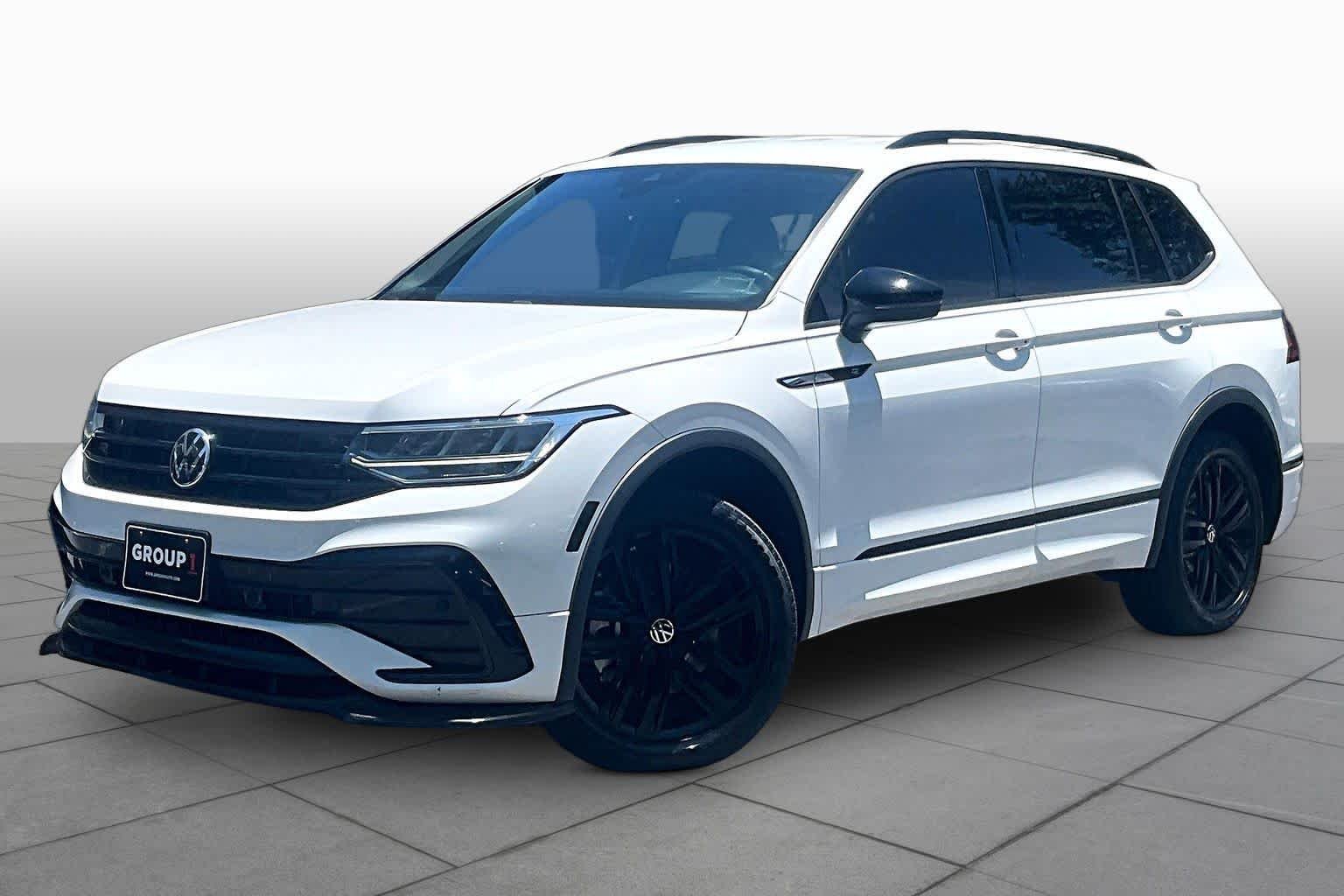 2022 Volkswagen Tiguan 2.0T SE R-Line Black's photo