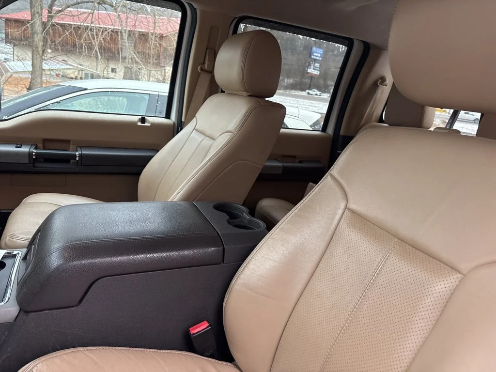 Used 2016  Ford Lariat image 13