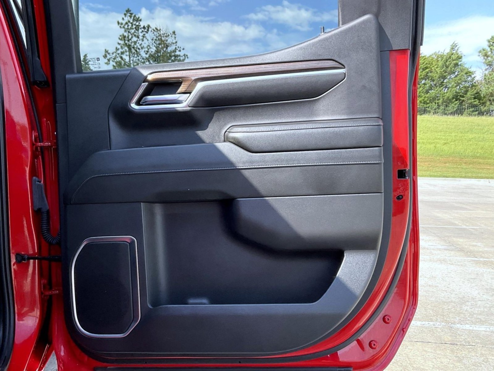 Used 2023 Red Chevrolet RST image 18