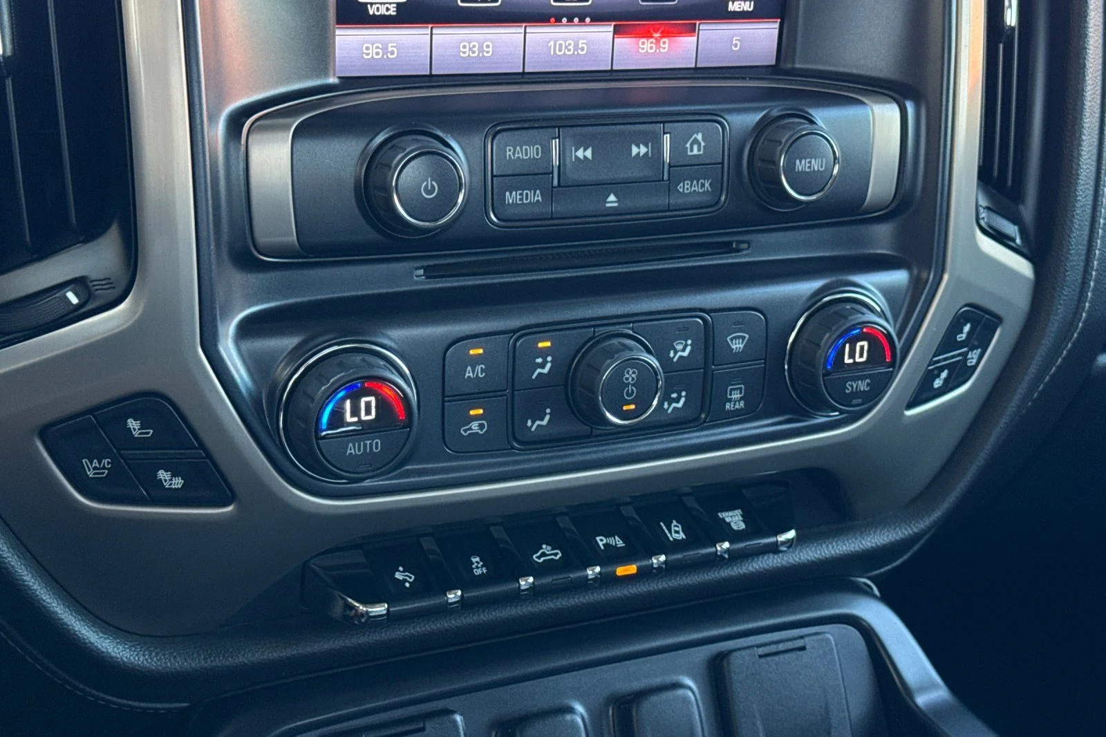 Used 2015 Onyx Black GMC Denali image 22
