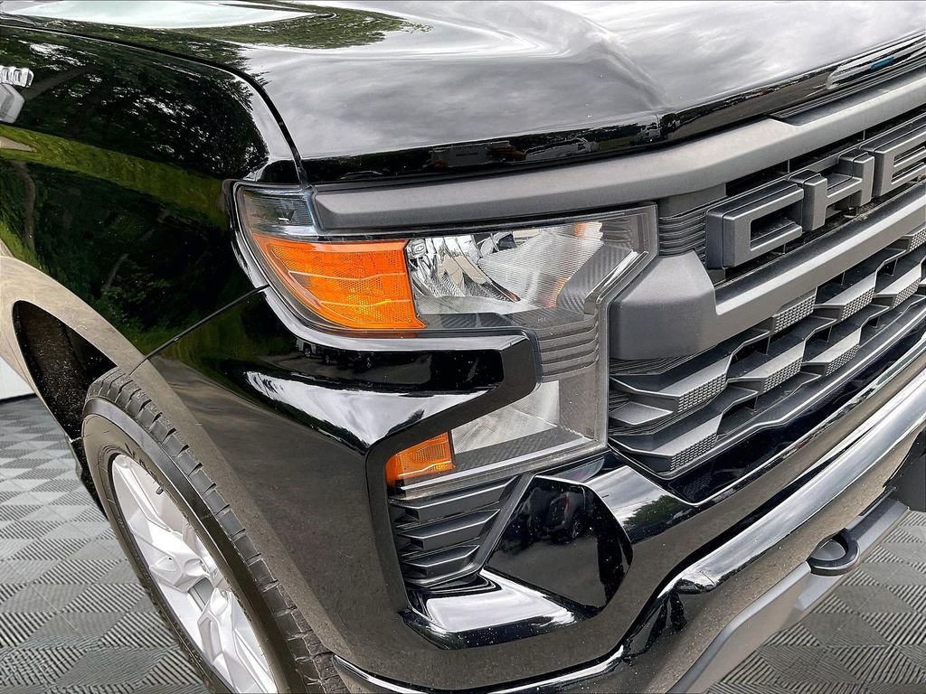 Used 2023 Black Chevrolet Custom image 32