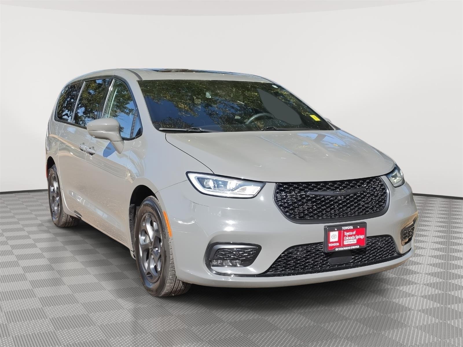 2022 Chrysler Pacifica Hybrid Limited