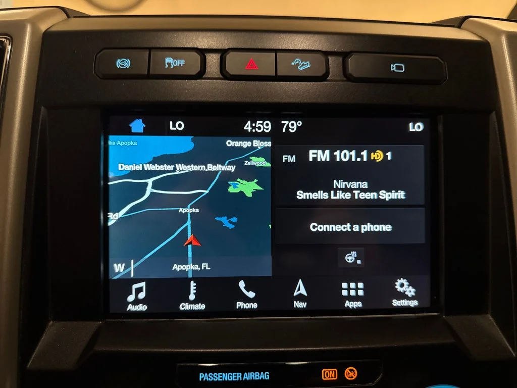 Used 2017  Ford Lariat image 28