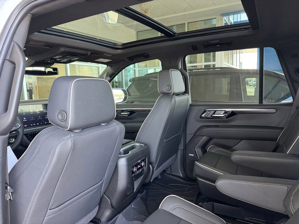 New 2026 Polar White Tricoat Chevrolet Premier image 24