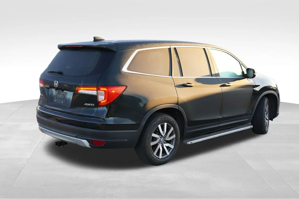 Used 2020 Crystal Black Pearl Honda EX-L image 3