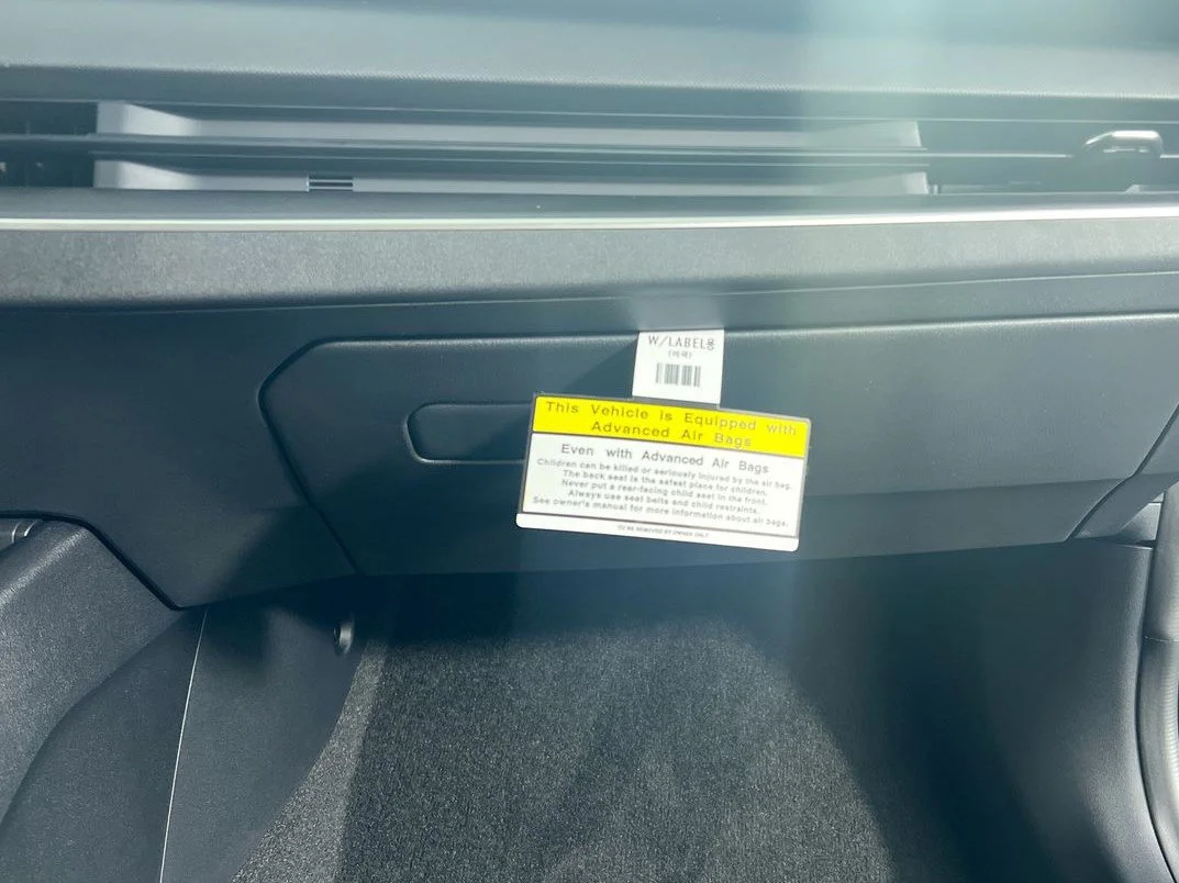 New 2026 Snow White Pearl Kia LXS image 32
