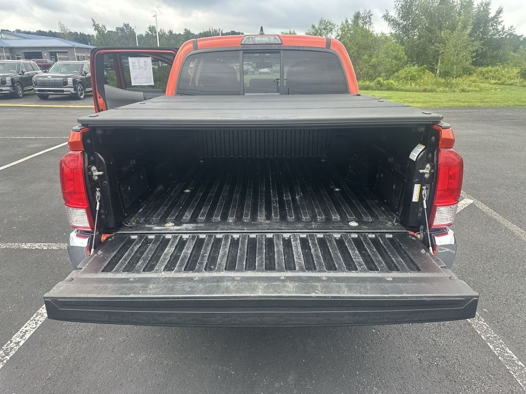Used 2017 Red Toyota SR5 image 29